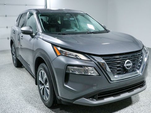 Used 2023 Nissan Rogue SV FWD image 5