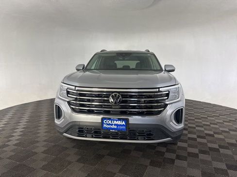 Used 2024 Volkswagen Atlas SE image 3