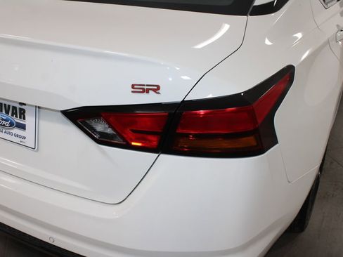 Used 2024 Nissan Altima 2.5 SR image 12
