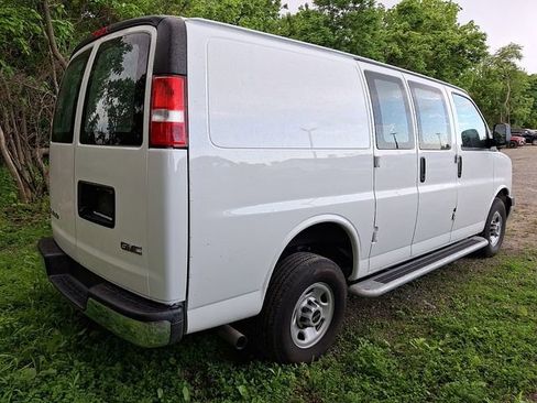 Used 2024 GMC Savana 2500 w/ Driver Convenience Package RWD image 5