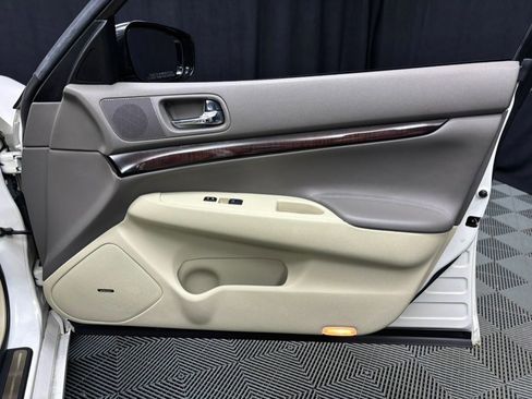 Used 2011 INFINITI G37 x Sedan w/ Premium Pkg image 23