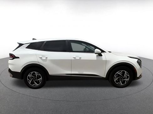 Used 2025 Kia Sportage LX FWD image 15