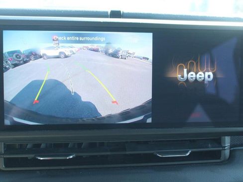 Used 2024 Jeep Wrangler Unlimited Rubicon image 21