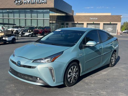 Used 2022 Toyota Prius XLE w/ Advanced Technology Package AWD/4WD image 2