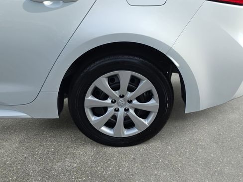 Used 2025 Toyota Corolla LE image 31