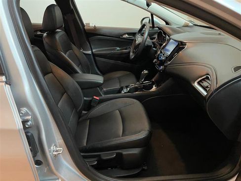 Used 2017 Chevrolet Cruze LT image 57