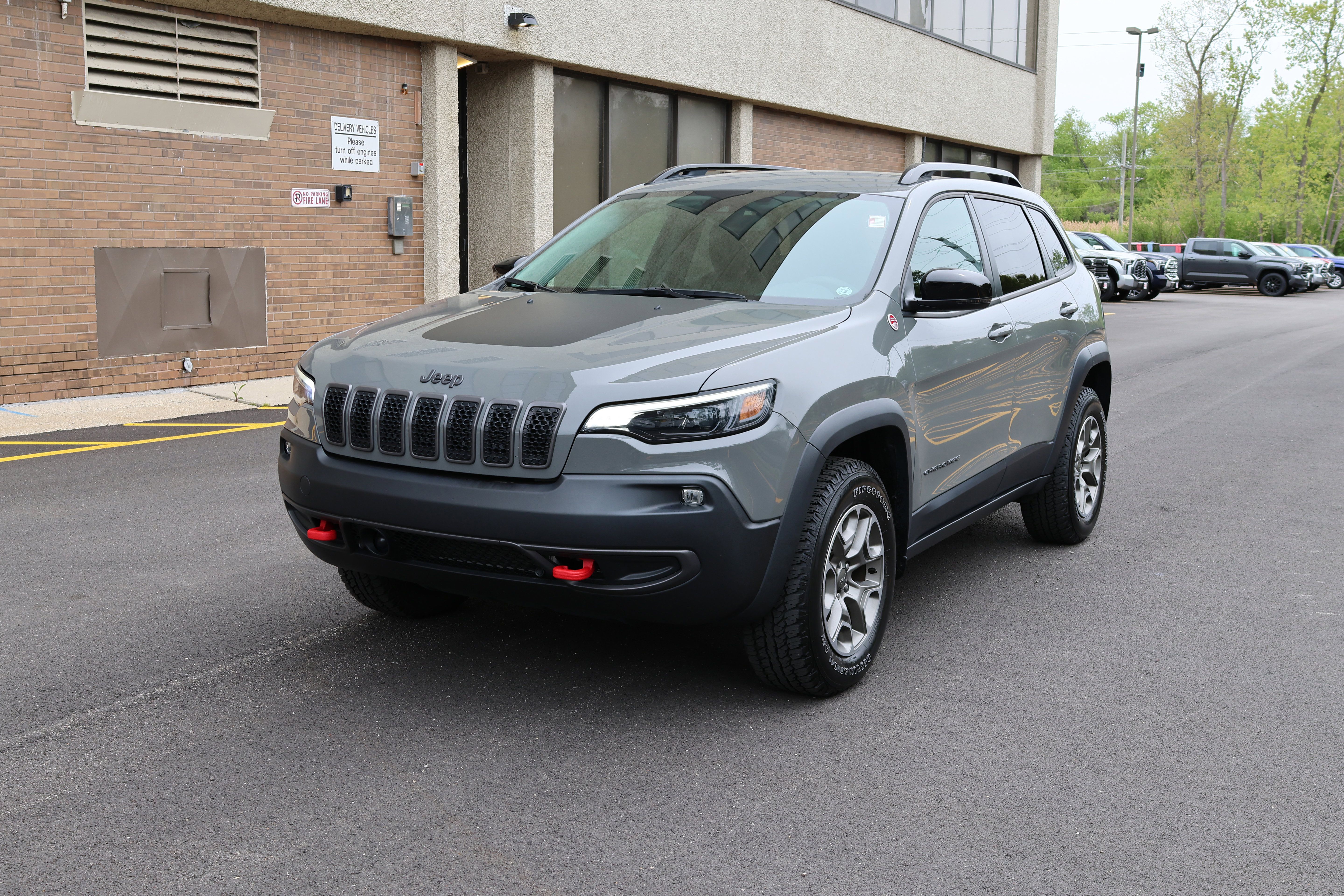 Used 2022 Jeep Cherokee Trailhawk AWD/4WD image 10