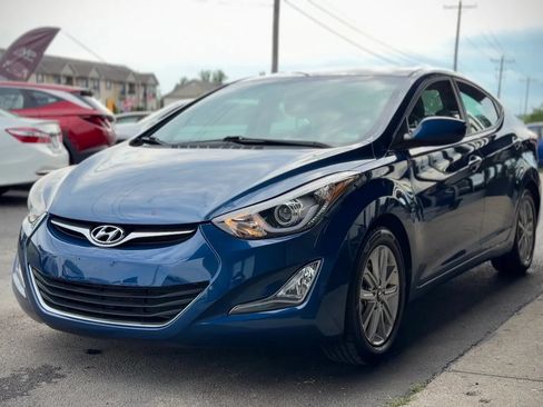 Used 2015 Hyundai Elantra SE w/ Option Group 03 FWD image 5