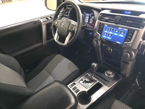Certified 2022 Toyota 4Runner SR5 AWD/4WD image 28