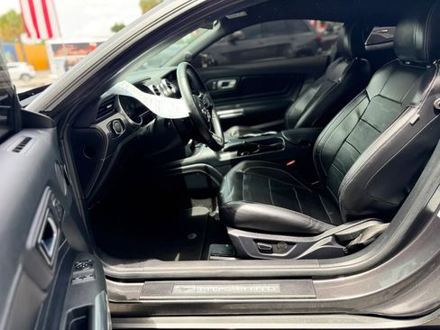 Used 2019 Ford Mustang GT Premium w/ GT Performance Package RWD image 18