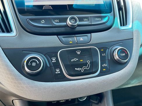 Used 2024 Chevrolet Malibu LS FWD image 15