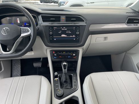 Certified 2024 Volkswagen Tiguan SE image 8