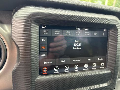 Used 2021 Jeep Gladiator Sport AWD/4WD image 20