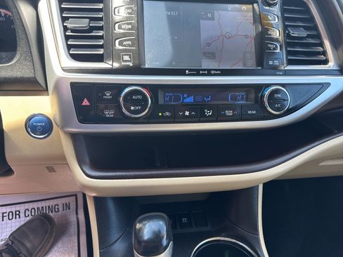 Used 2016 Toyota Highlander Limited Platinum AWD/4WD image 24