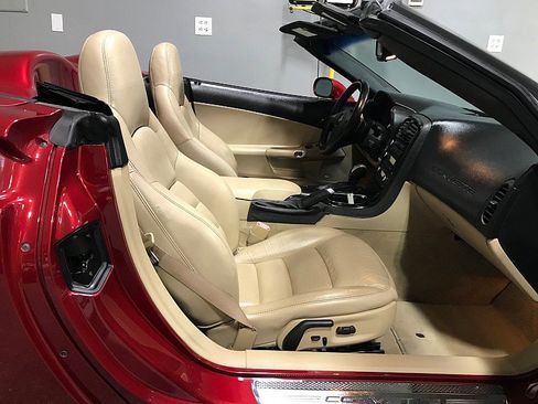 Used 2008 Chevrolet Corvette Convertible w/ Preferred Equipment Group RWD image 21