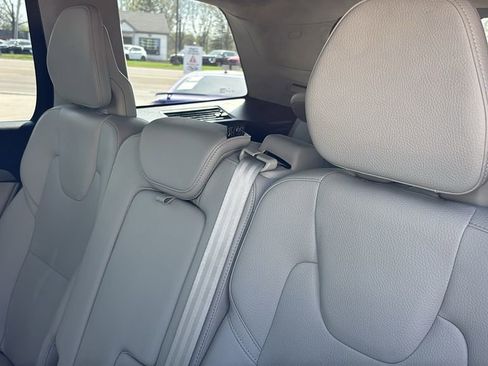 Used 2022 Volvo XC90 T5 Momentum w/ Climate Package image 29
