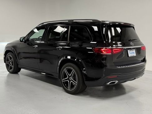 Used 2022 Mercedes-Benz GLS 450 4MATIC image 3