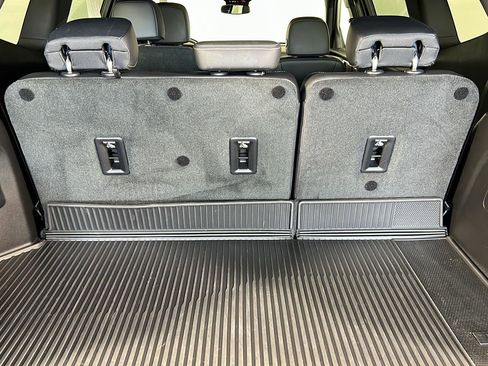 Used 2025 Buick Enclave Avenir w/ LPO, Floor Liner Package AWD/4WD image 13
