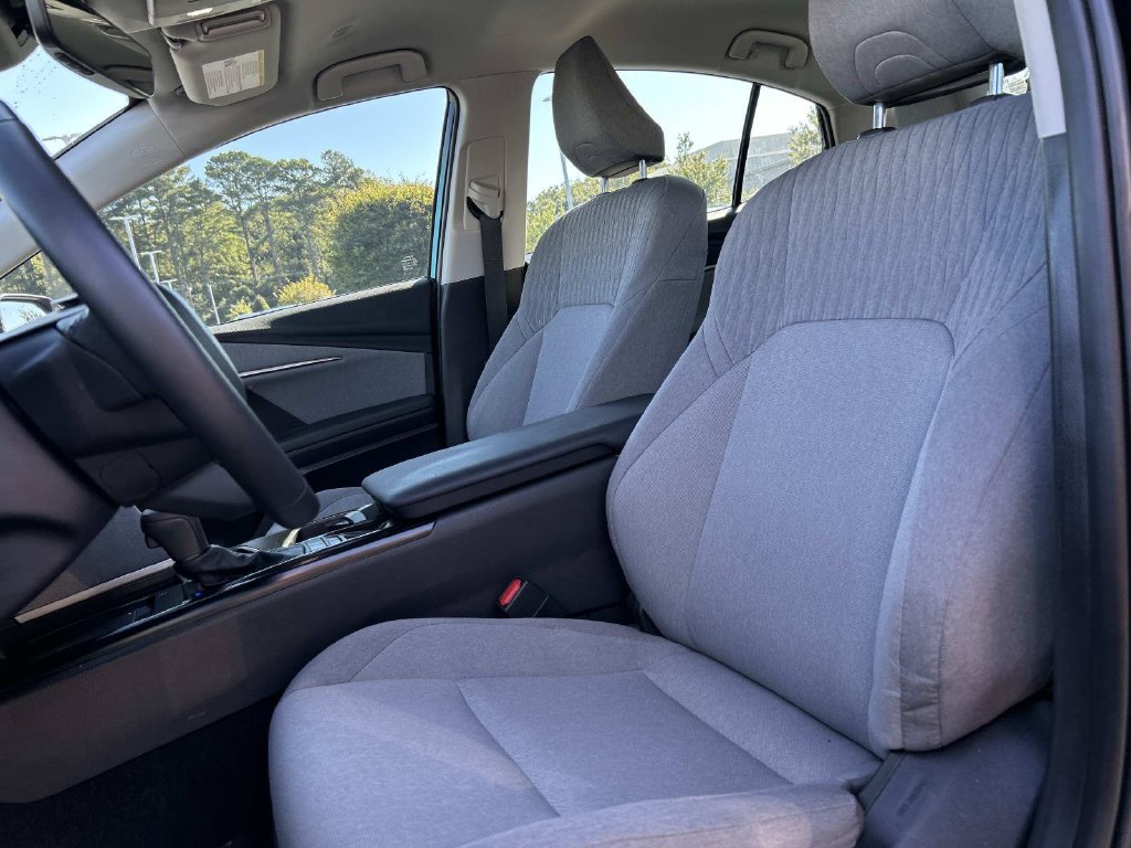 Used 2025 Toyota Camry LE w/ Convenience Package FWD image 26