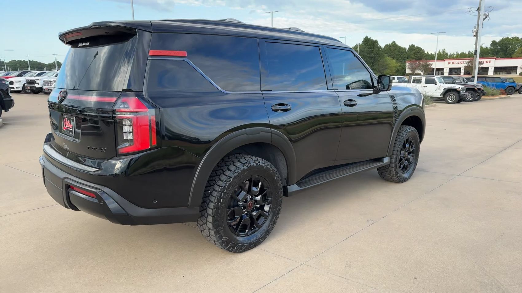 Used 2025 Nissan Armada PRO-4X AWD/4WD image 9