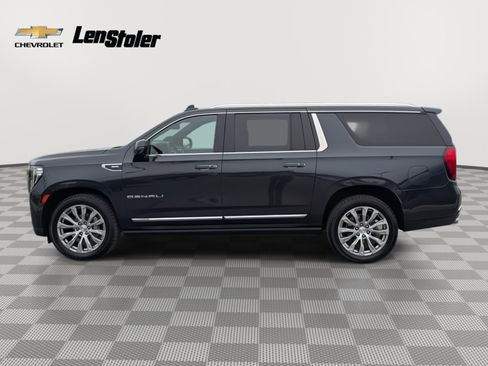 Used 2023 GMC Yukon XL Denali image 2