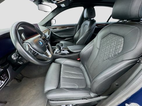 Used 2023 BMW 530e w/ Convenience Package RWD image 13