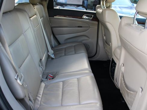 Used 2013 Jeep Grand Cherokee Limited image 21