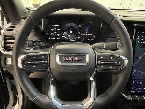 Used 2025 GMC Acadia Elevation image 36