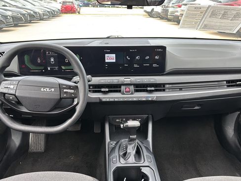 Used 2025 Kia K4 FWD image 7