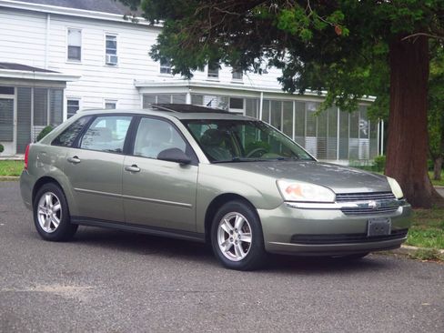 Used 2005 Chevrolet Malibu LS w/ Preferred Equipment Group FWD image 6