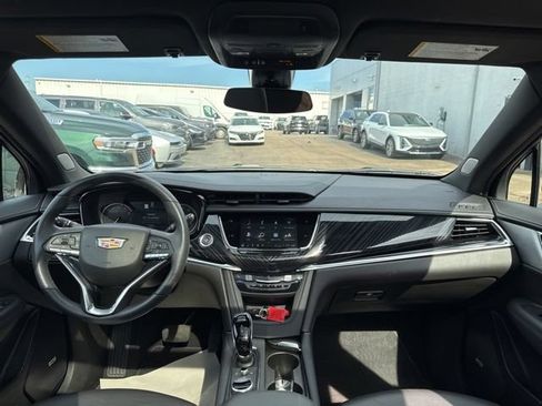 Certified 2024 Cadillac XT6 Premium Luxury FWD image 28