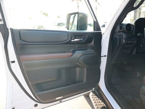 Used 2025 Toyota Land Cruiser w/ Premium Package AWD/4WD image 17