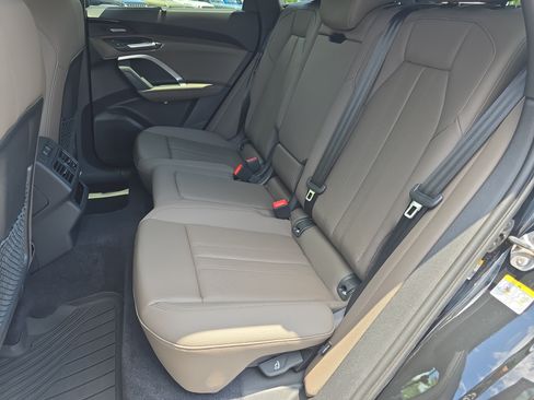 Used 2025 Audi Q5 Premium Plus w/ Premium Plus AWD/4WD image 14