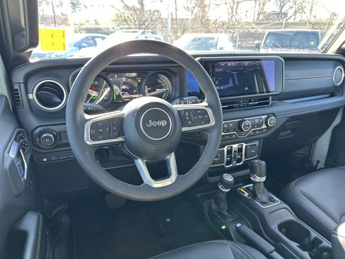 Used 2024 Jeep Wrangler Sahara w/ Technology Group image 25