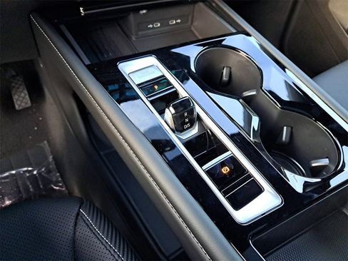 New 2026 Volkswagen Atlas Cross Sport SE image 10