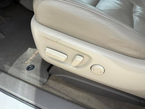 Used 2016 Toyota Sienna XLE Premium image 11