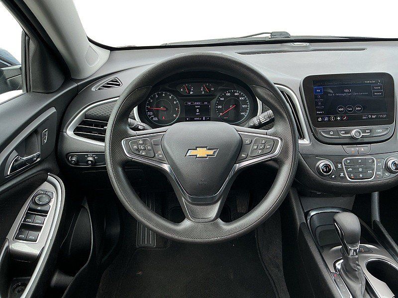Used 2025 Chevrolet Malibu LT FWD image 15