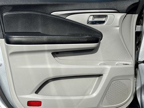 Used 2017 Honda Pilot EX-L image 10