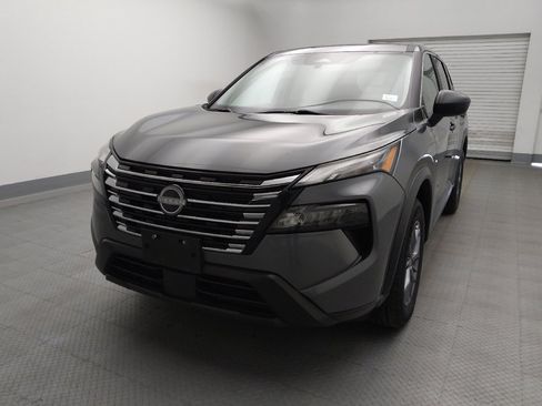 Used 2024 Nissan Rogue S AWD/4WD image 15