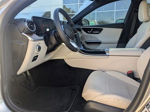 Used 2022 Mercedes-Benz C 300 Sedan image 2