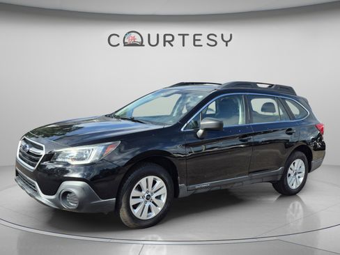 Used 2019 Subaru Outback 2.5i AWD/4WD image 1