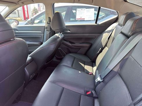 Used 2024 Nissan Altima 2.5 SR FWD image 10