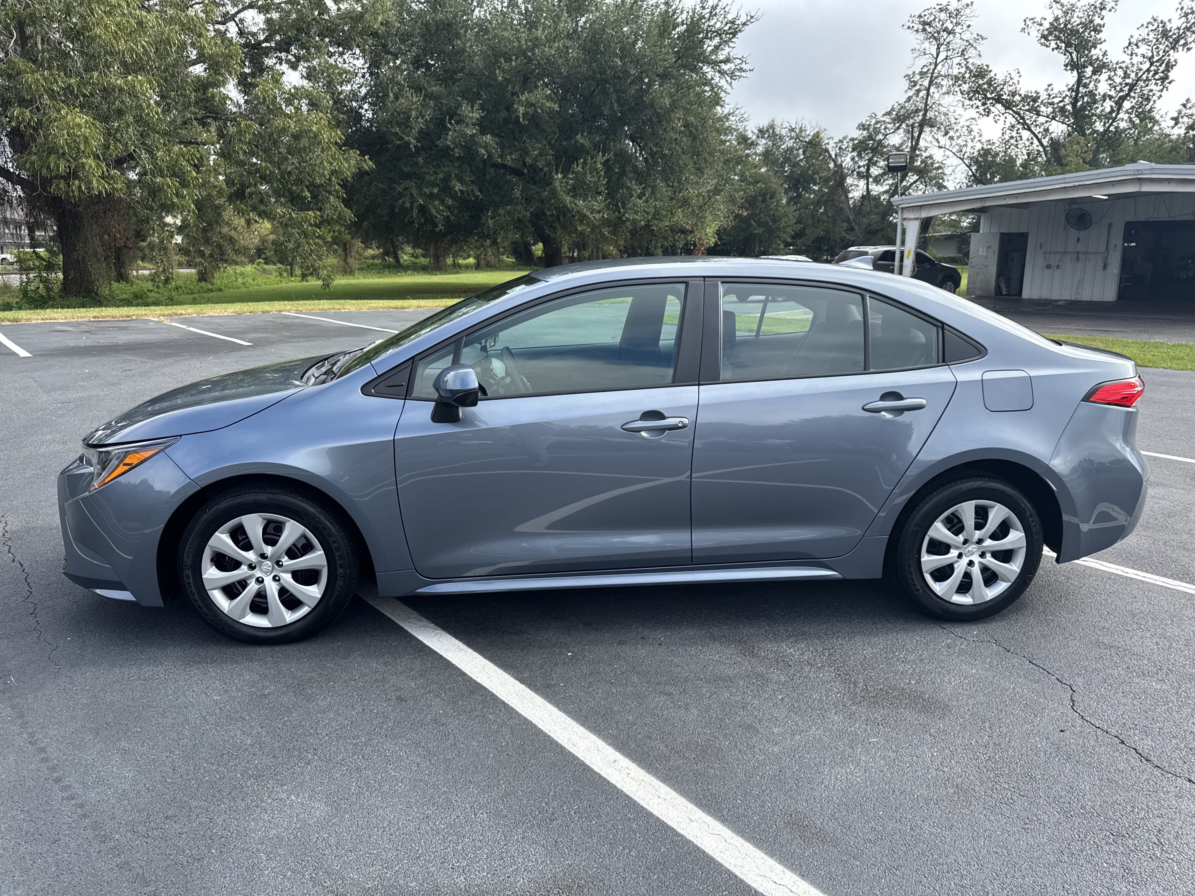 Used 2025 Toyota Corolla LE FWD image 32