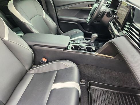 Used 2025 Toyota Camry XSE image 13