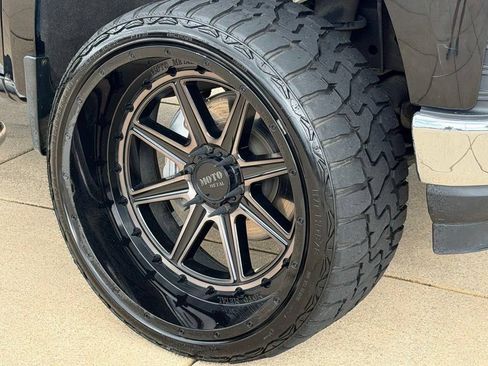 Used 2021 Chevrolet Silverado 1500 LT AWD/4WD image 9