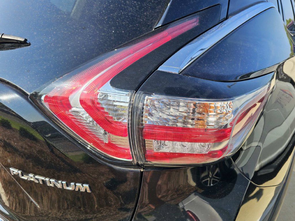 Used 2017 Nissan Murano Platinum w/ Platinum Technology Package FWD image 17