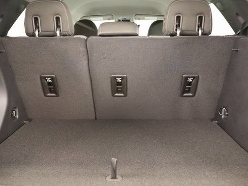 New 2027 Chevrolet Bolt LT w/ Comfort Package FWD image 27