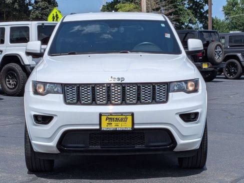 Used 2019 Jeep Grand Cherokee Altitude AWD/4WD image 2