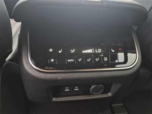 New 2025 Nissan Armada Platinum image 15