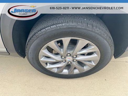 Used 2025 Buick Enclave Preferred AWD/4WD image 33